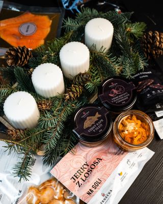 Přejeme vám krásnou a klidnou první adventní neděli! 🎄 Zpříjemnit si ji můžete našimi produkty! 😋 A že je z čeho vybírat!...